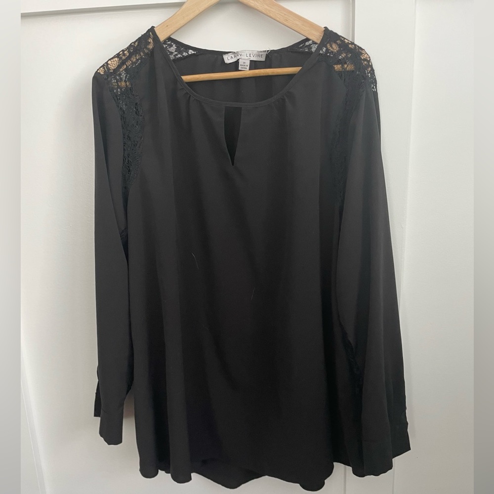 Black blouse with lace accent at shoulders and along arms. 2x
